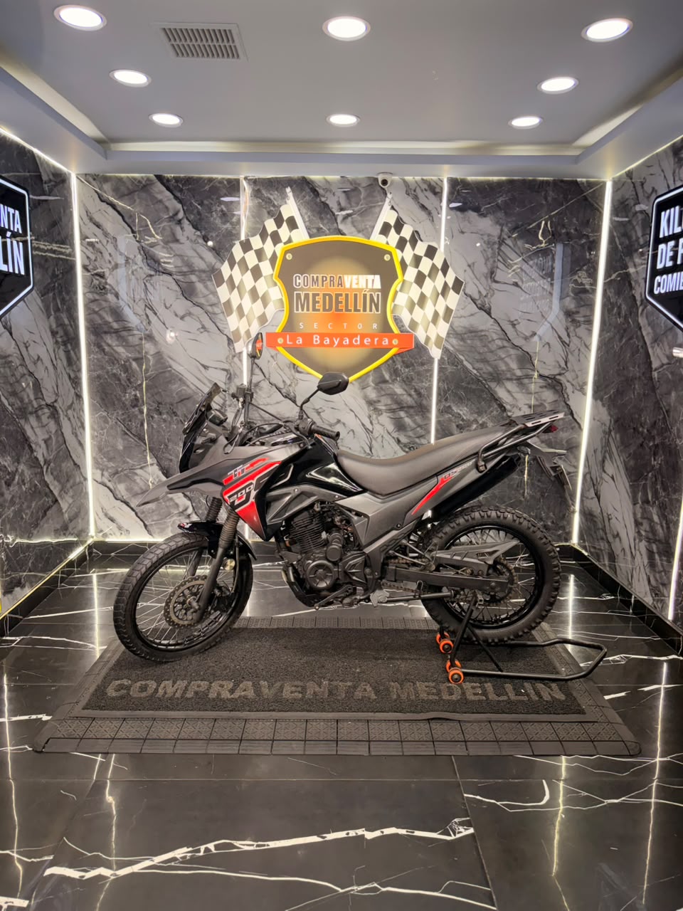 AKT TT 200 DS