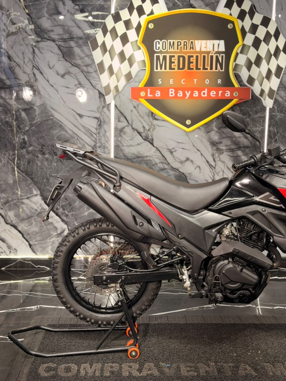 AKT TT 200 DS - Image 5