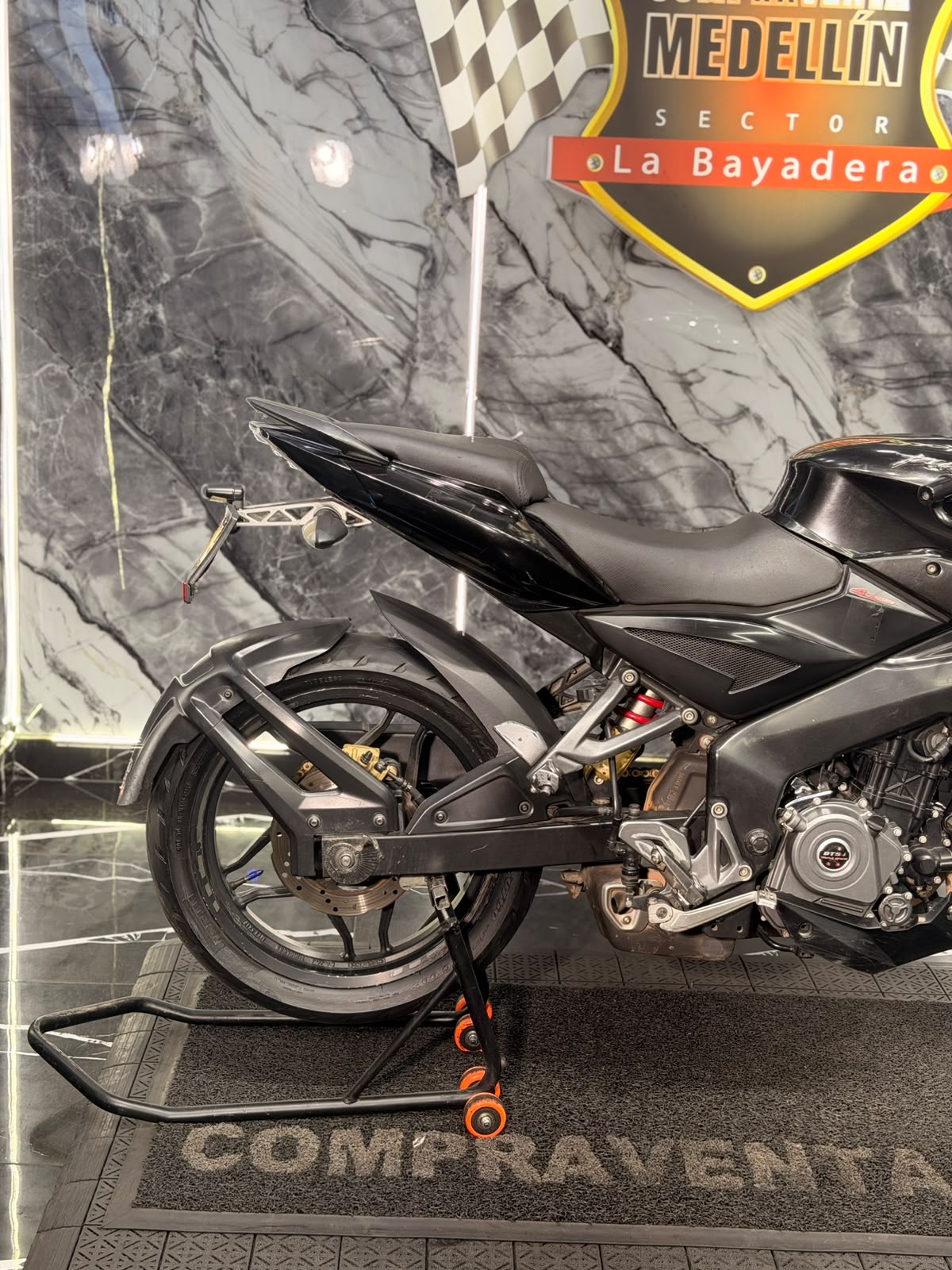 PULSAR 200 NS - Image 8