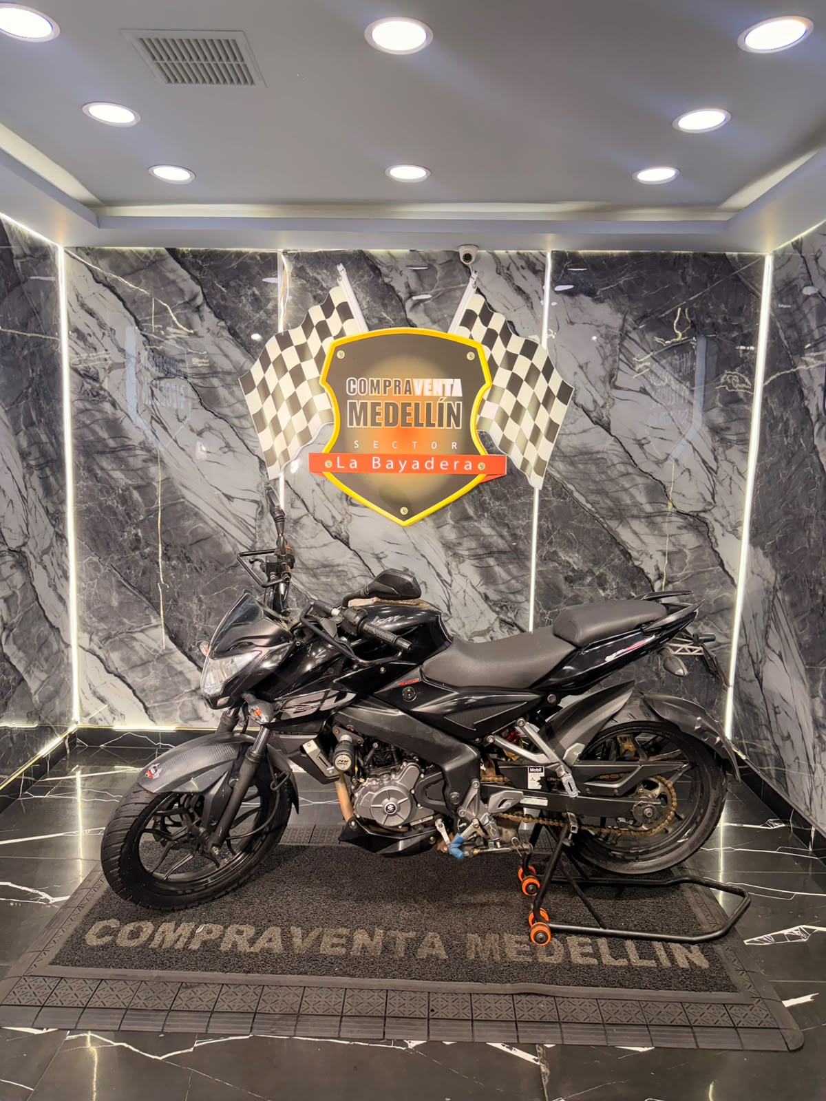 PULSAR 200 NS