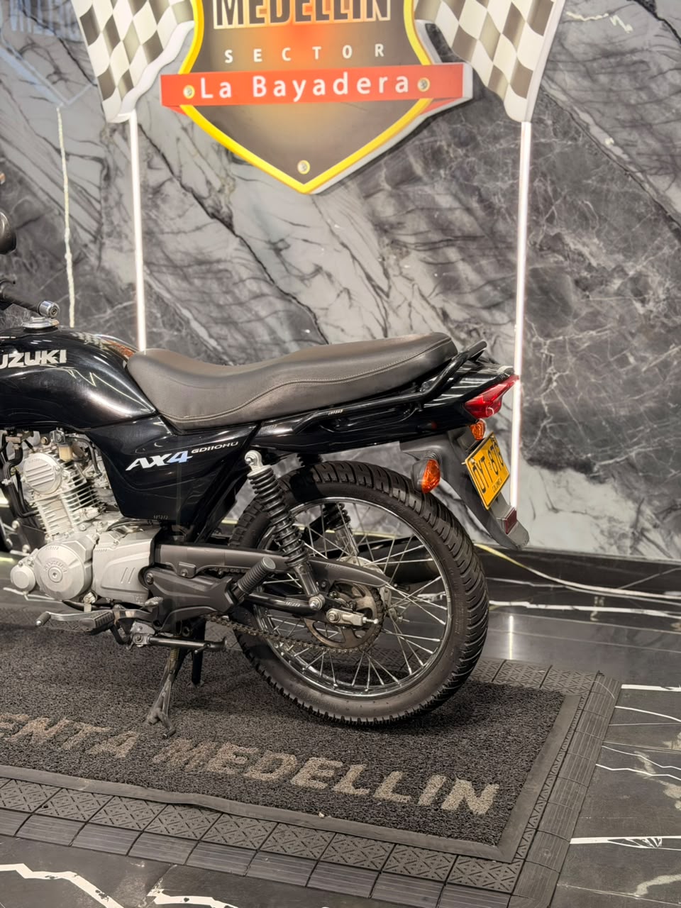 SUZUKI AX 4 - Image 8