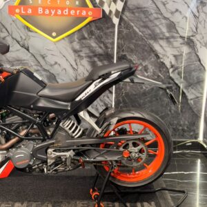 KTM DUKE 200