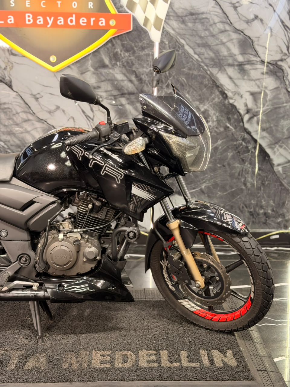 TVS APACHE RTR 180 - Image 3