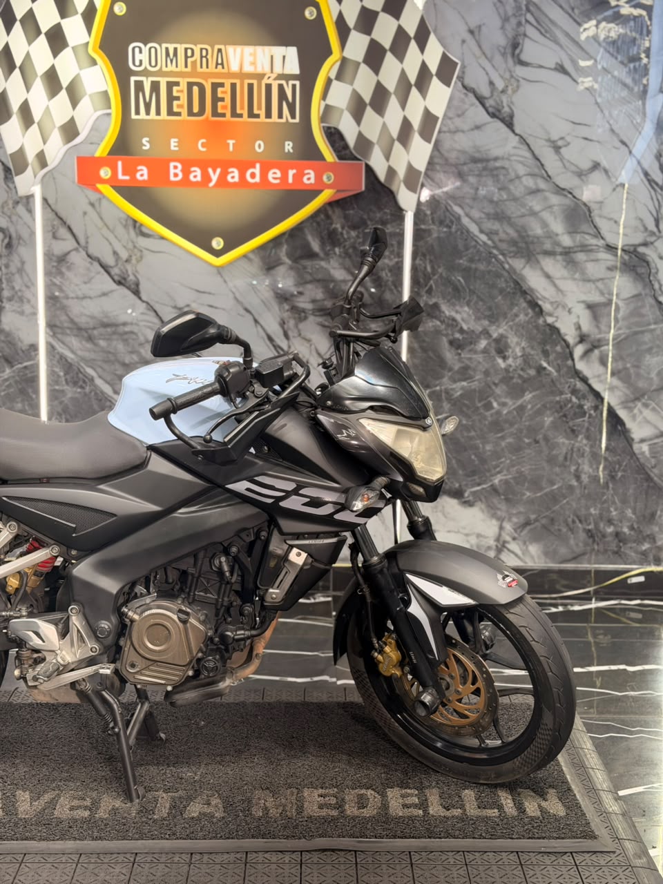 PULSAR 200 NS - Image 2