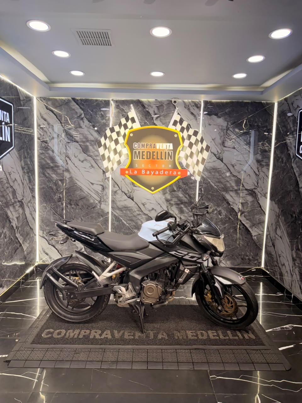 PULSAR 200 NS - Image 6