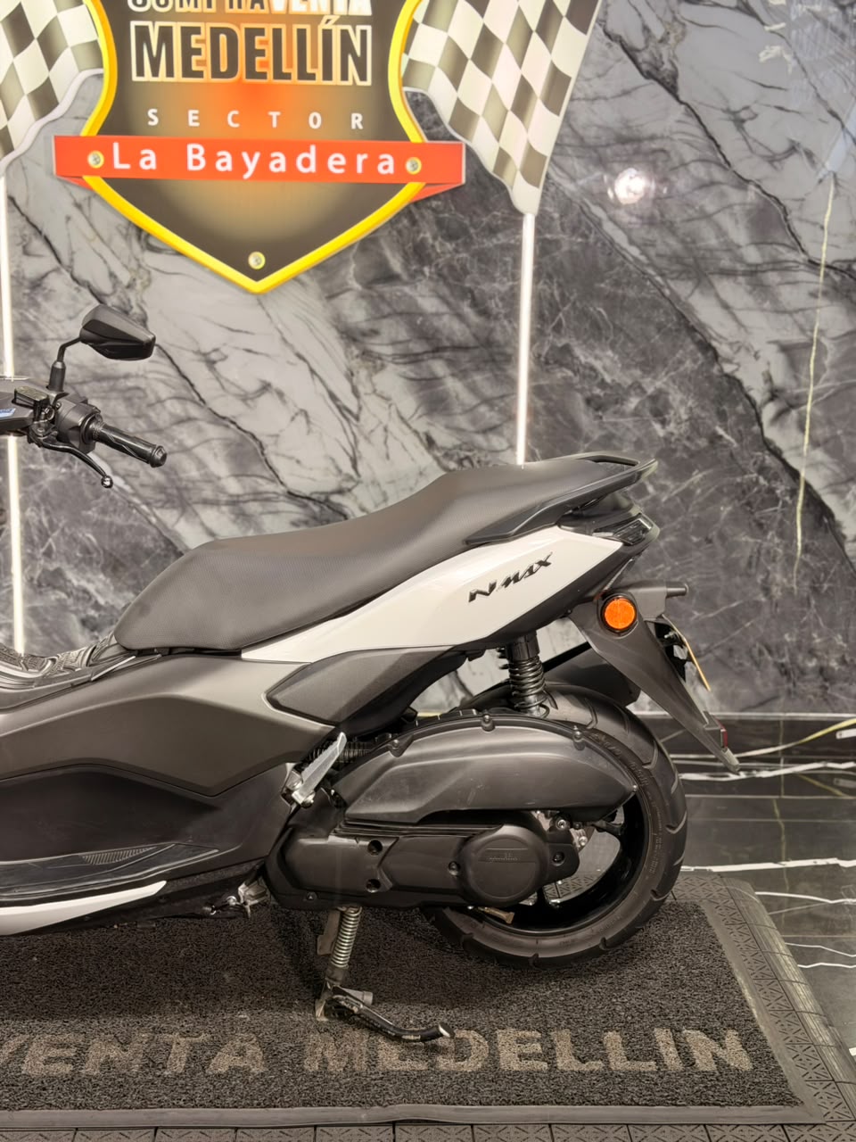 AUTOMATICA NMAX 155 V3 COMO NUEVA - Image 4