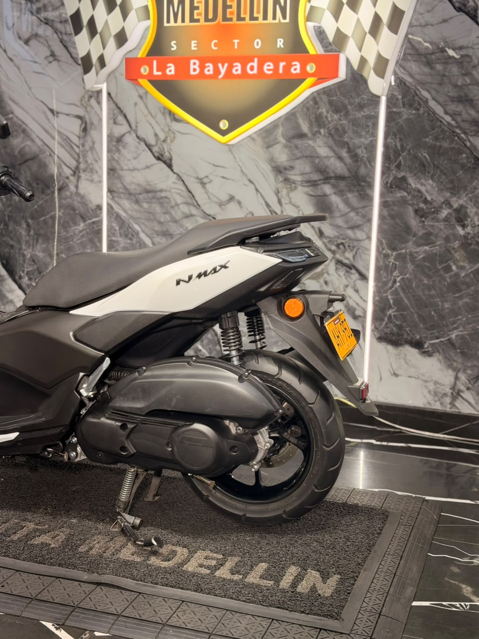 AUTOMATICA NMAX 155 V3 COMO NUEVA - Image 3
