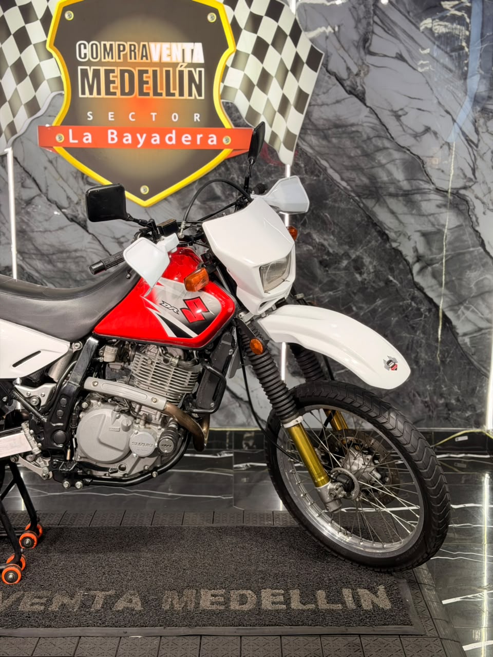 SUZUKI DR 650 - Image 5