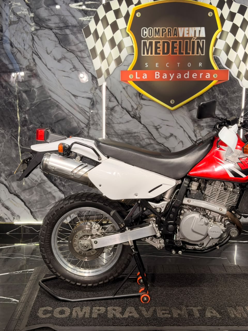 SUZUKI DR 650 - Image 3