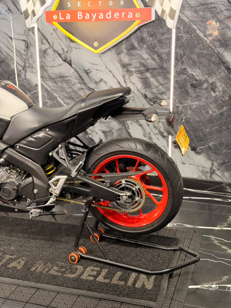 YAMAHA MT 15 - Image 6