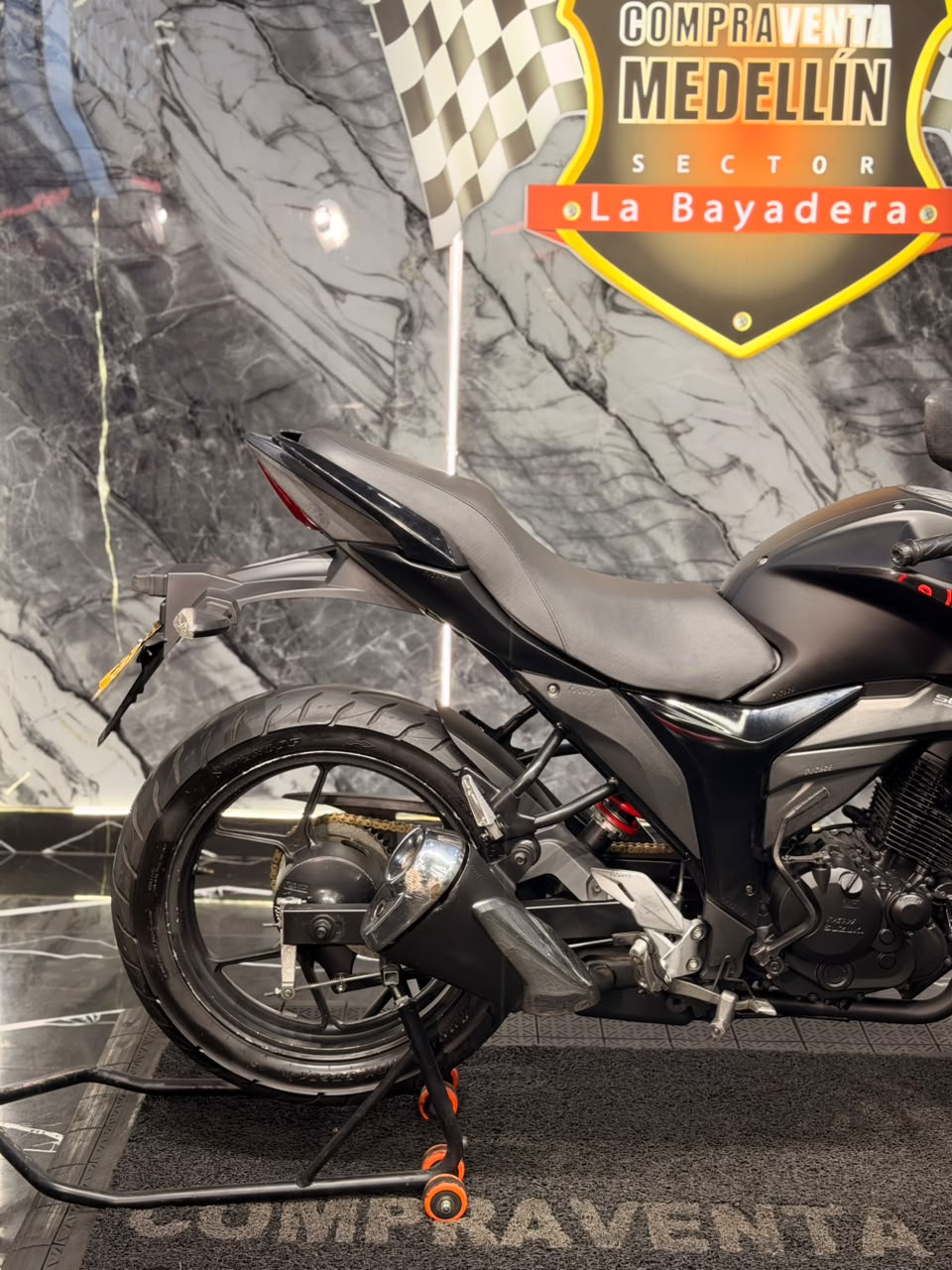 SUZUKI GIXXER 150 - Image 3