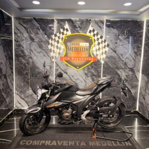 SUZUKI GIXXER 250