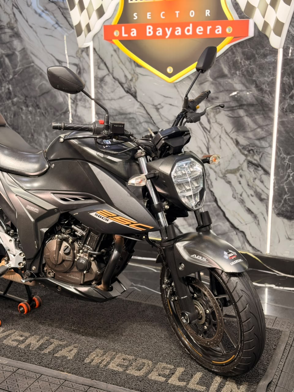 SUZUKI GIXXER 250 - Image 4