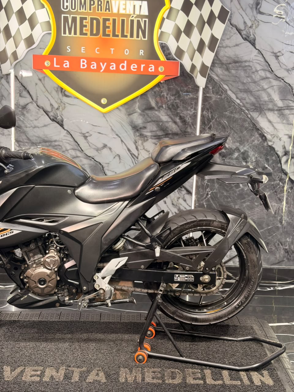 SUZUKI GIXXER 250 - Image 6