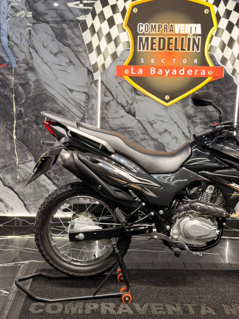 SUZUKI DR 150 COMO NUEVA - Image 3