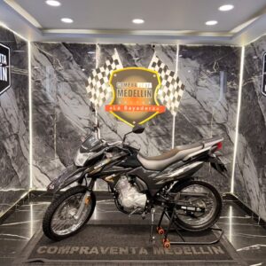 SUZUKI DR 150 COMO NUEVA