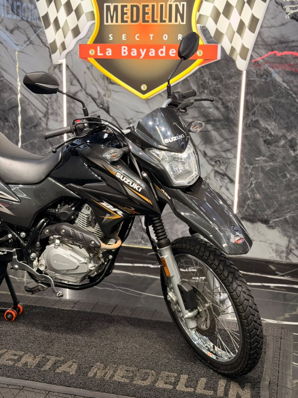 SUZUKI DR 150 COMO NUEVA - Image 4