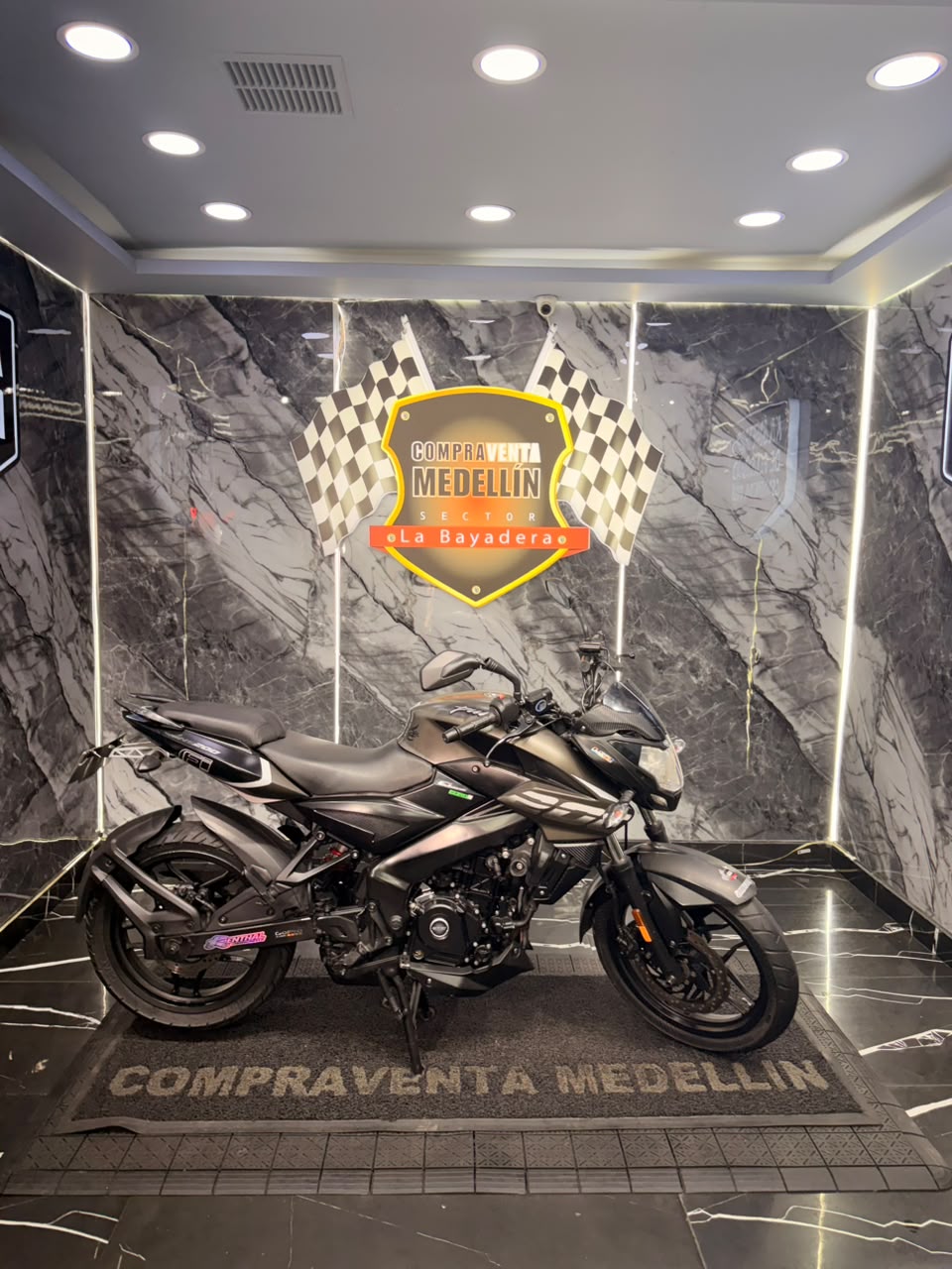 PULSAR 200 NS - Image 2