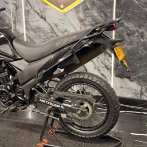 AKT TTR 200 COMO NUEVA