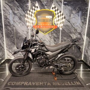 AKT TTR 200 COMO NUEVA