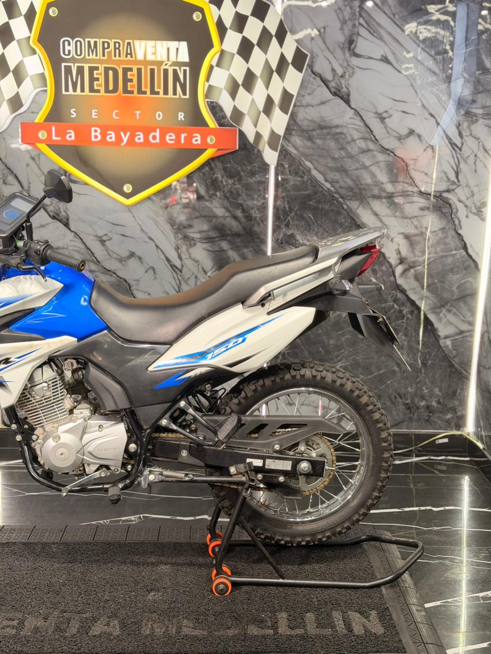 SUZUKI DR 150 COMO NUEVA - Image 3