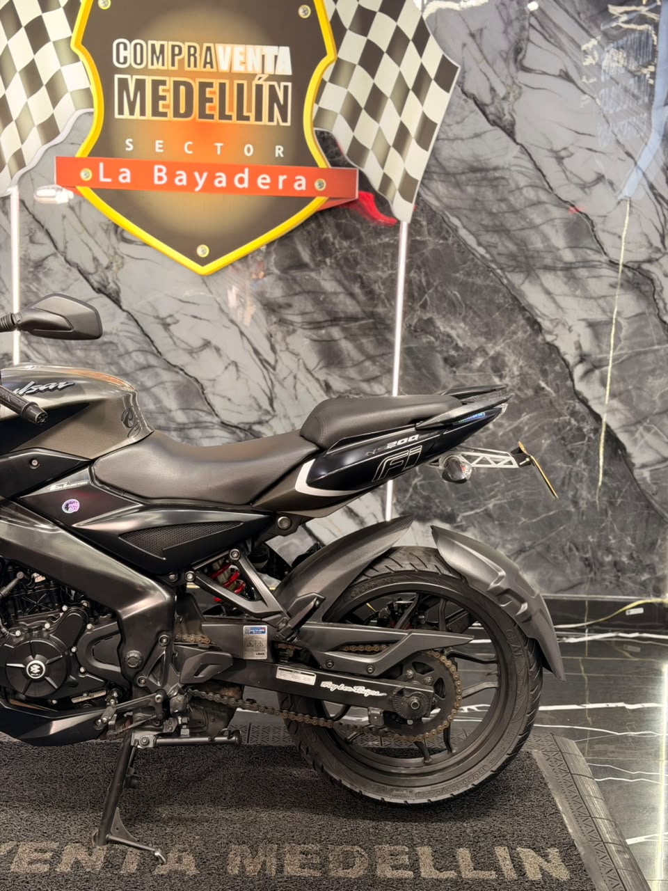 PULSAR 200 NS - Image 6