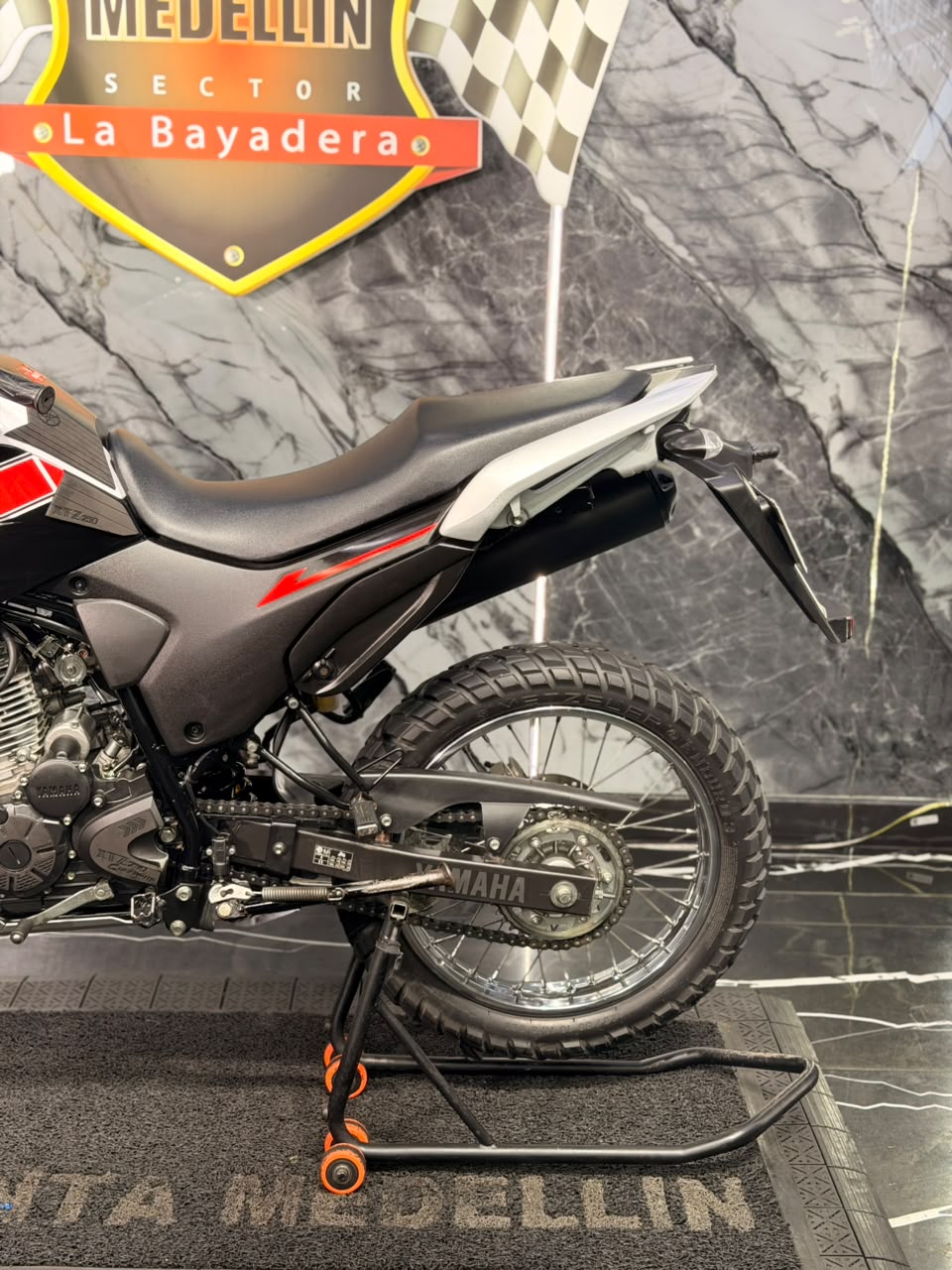 XTZ 250 - Image 2
