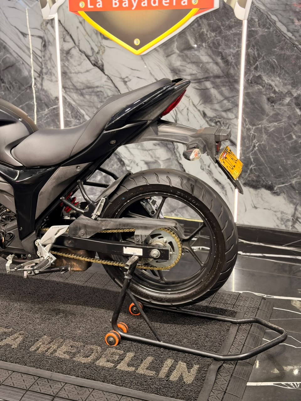 SUZUKI GIXXER 150 - Image 5