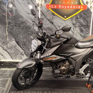 SUZUKI GIXXER 250
