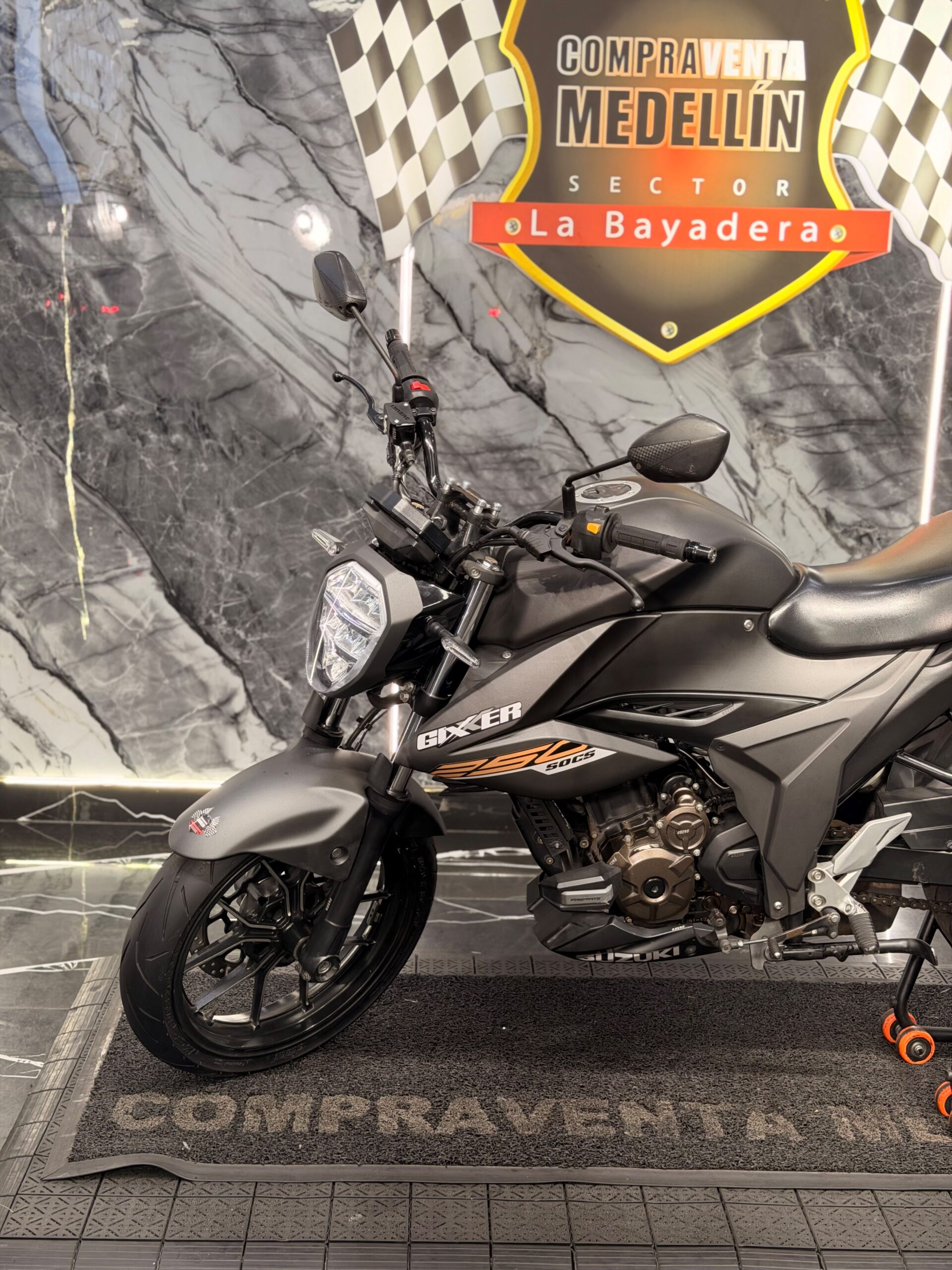 SUZUKI GIXXER 250 - Image 2