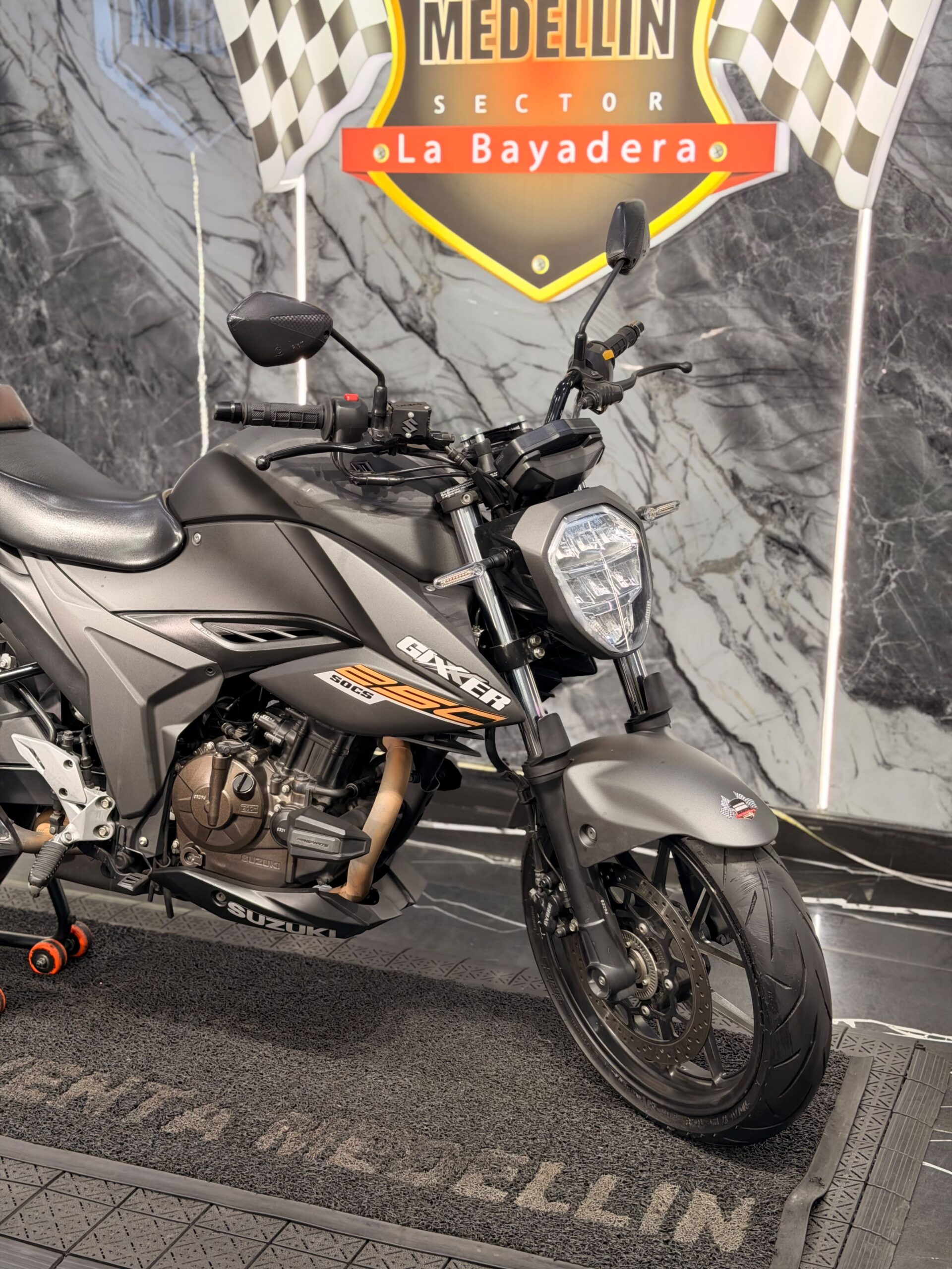 SUZUKI GIXXER 250 - Image 7