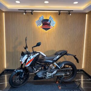 KTM DUKE 200