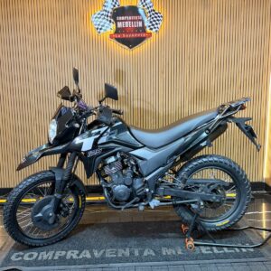 AKT TTR 125 COMO NUEVA