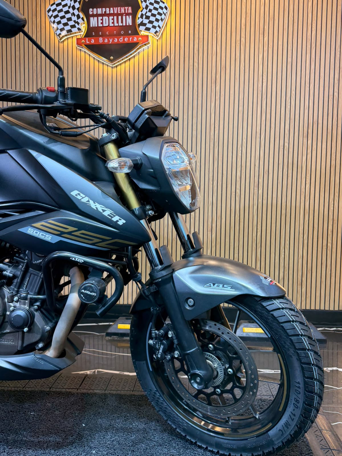 SUZUKI GIXXER 250 - Image 4
