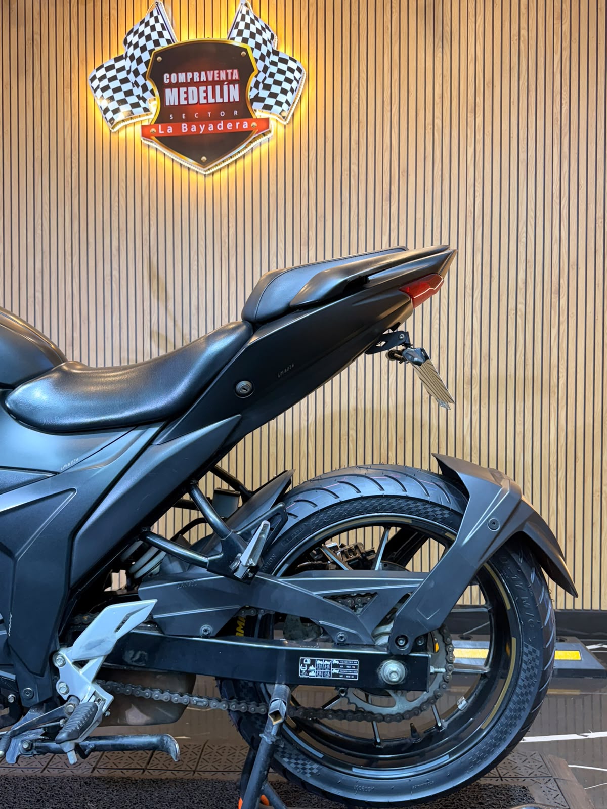 SUZUKI GIXXER 250 - Image 8