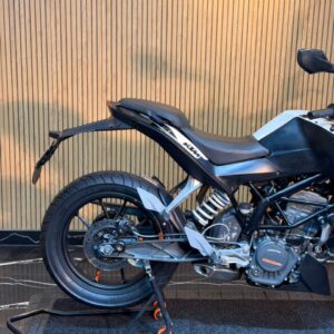 KTM DUKE 200